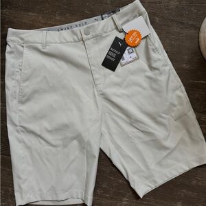 Men’s Puma Golf Shorts - 32 inch waist 10 inch Inseam - Built in UV Protection